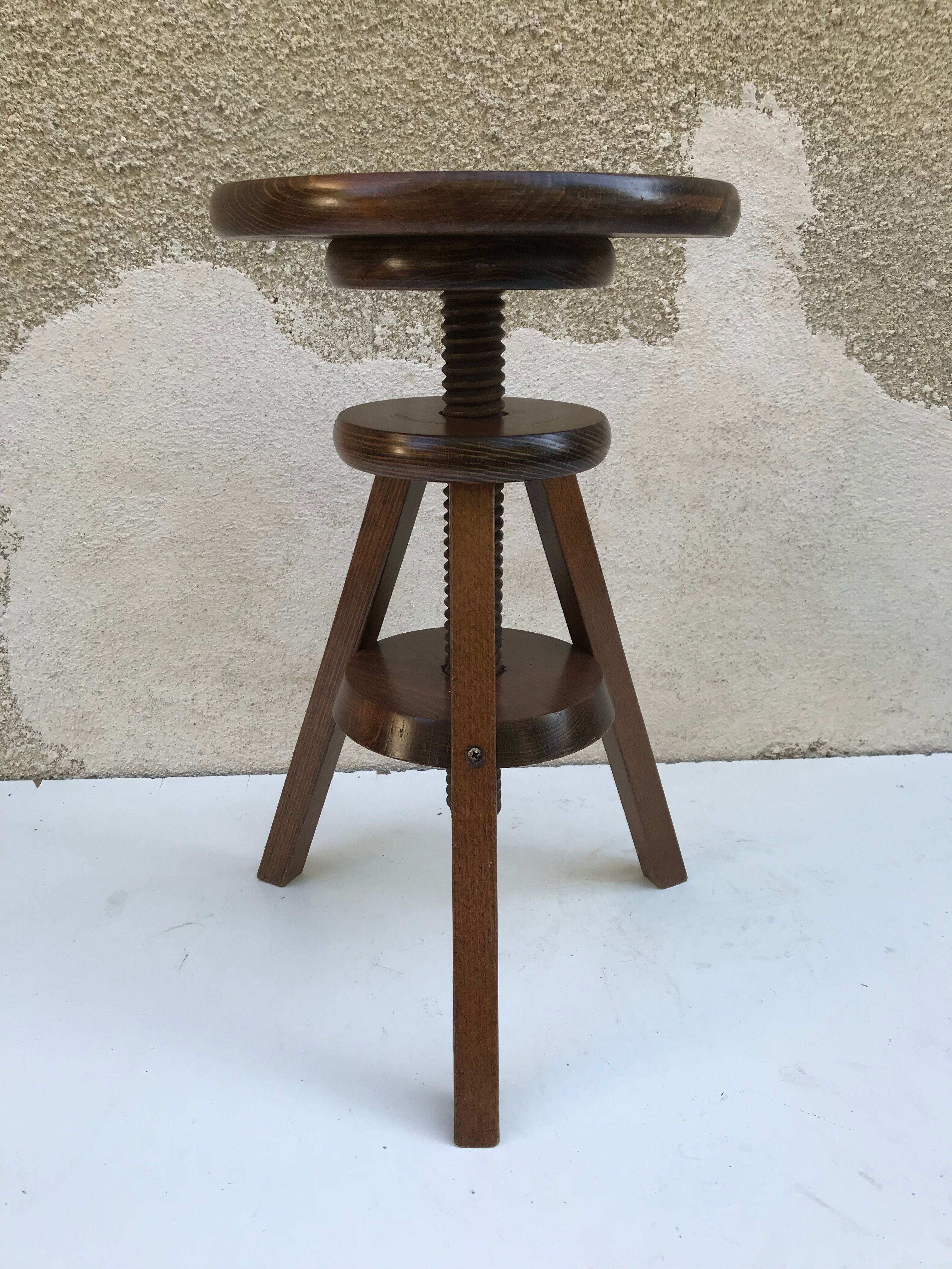 Adjustable tripod stool from the 70s