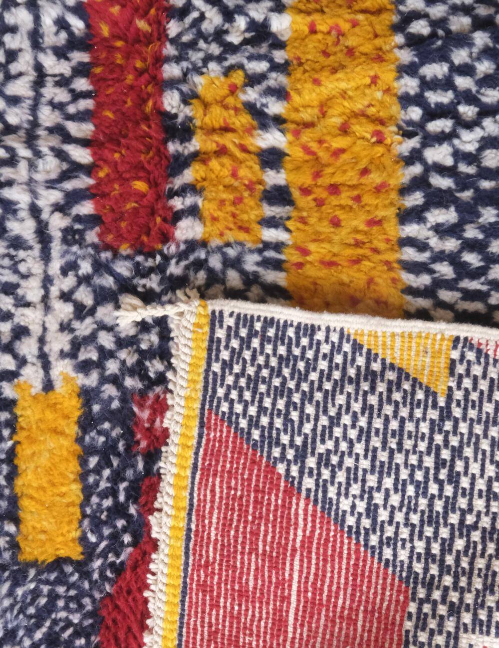 Contemporary Moroccan Rug - 249 x 160 cm