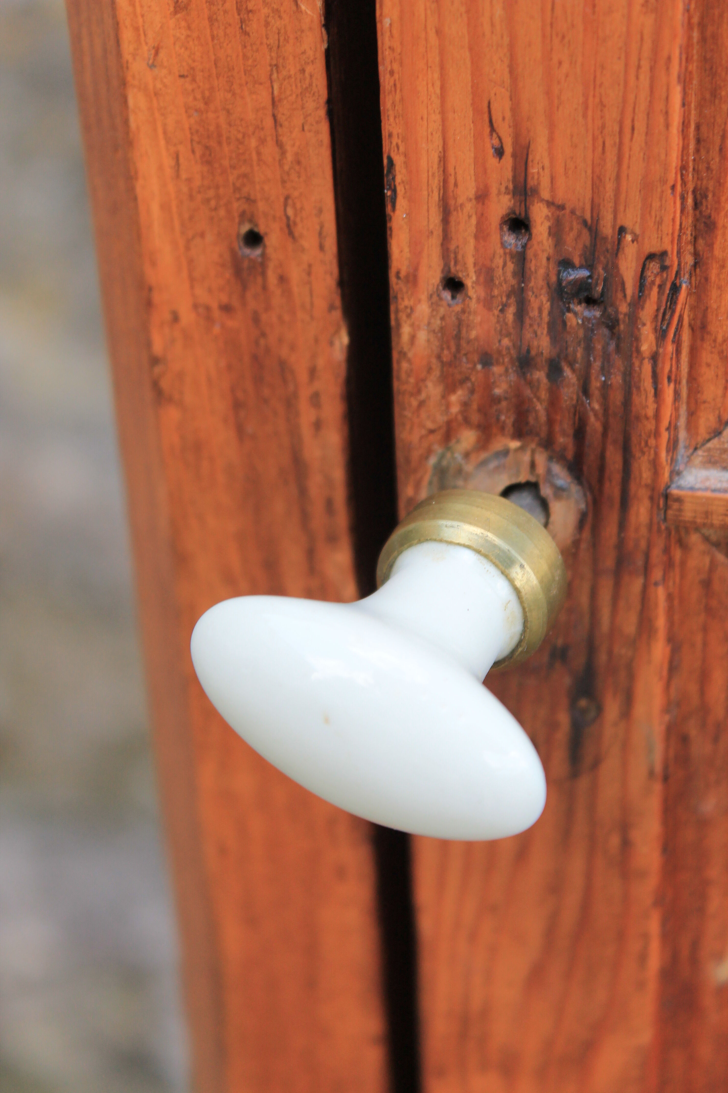 Corner store showcase