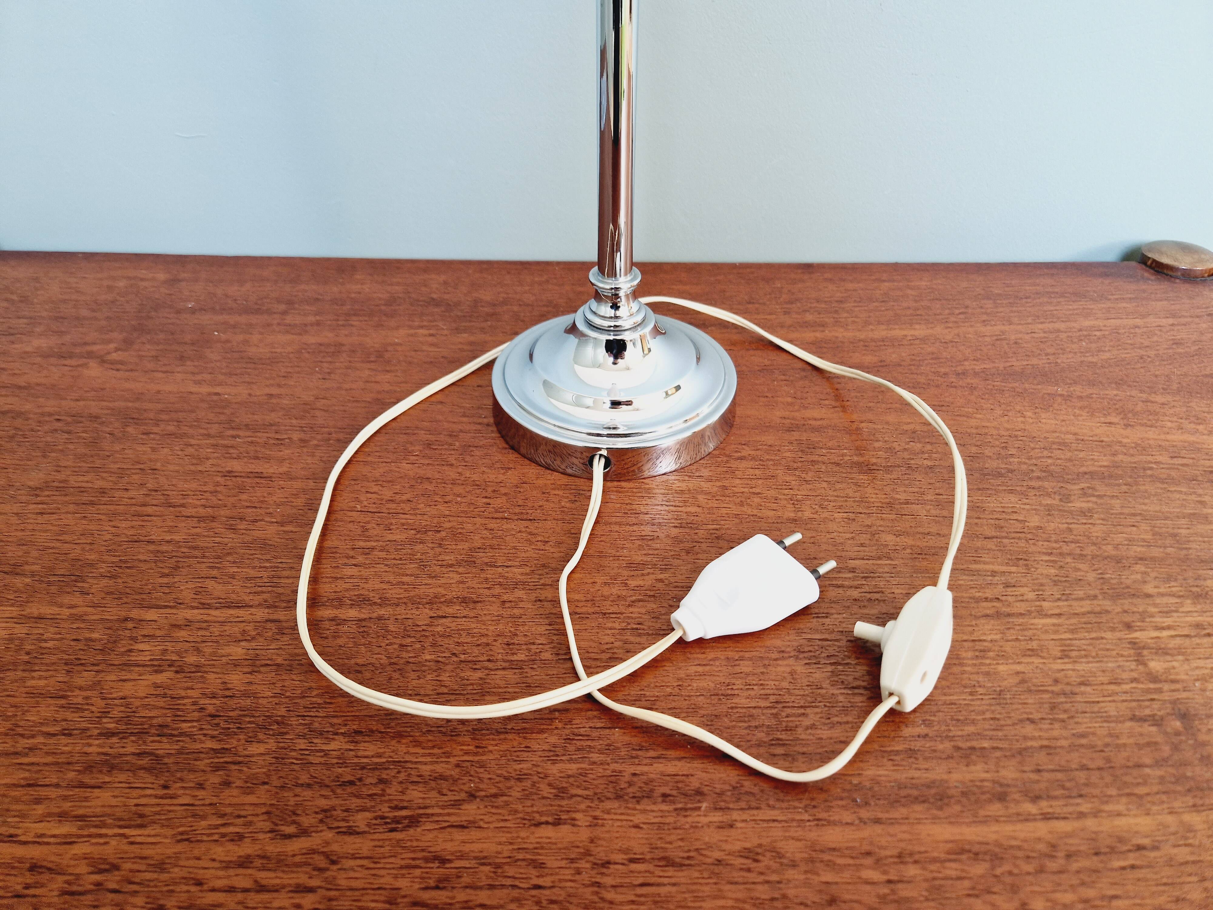 Desk lamp in chrome metal and white opaline