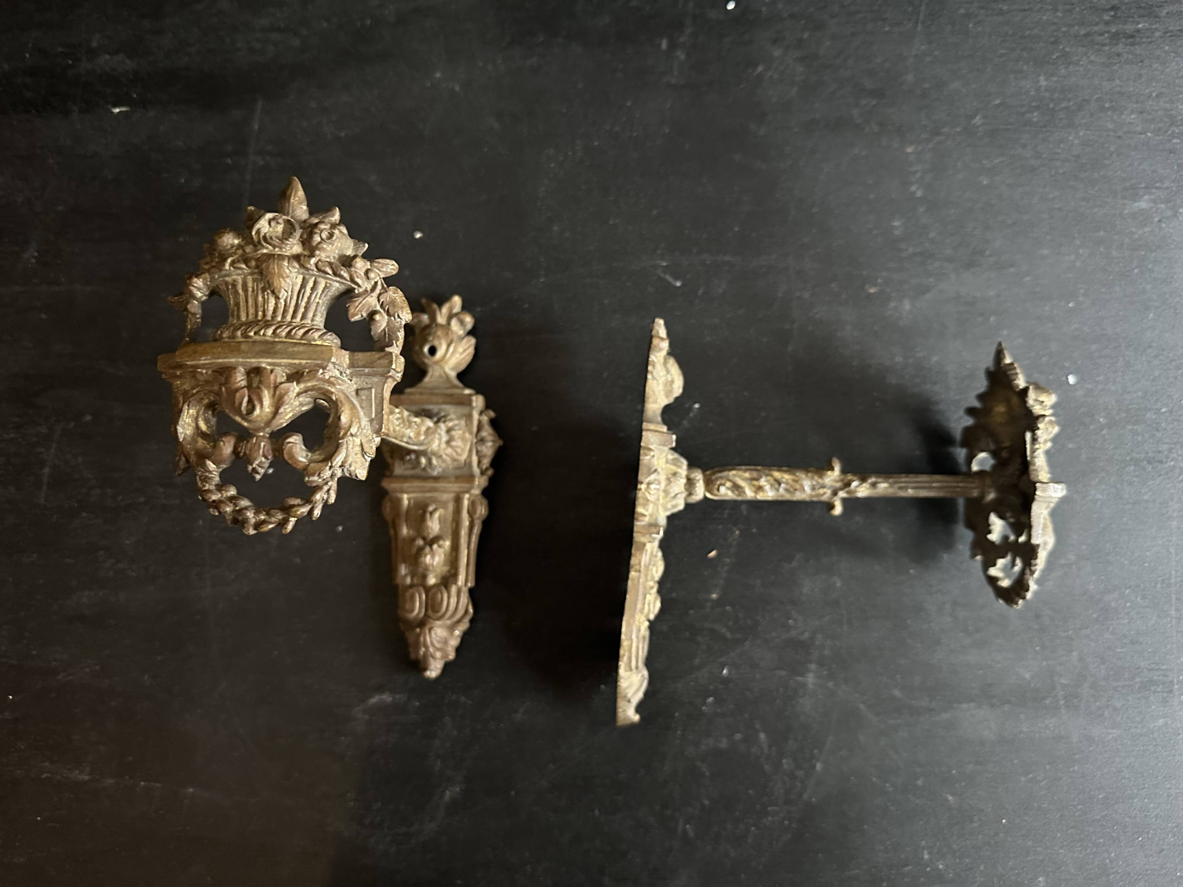 Tringle à rideaux en bronze - CROSSE - Objet Insolite - en laiton