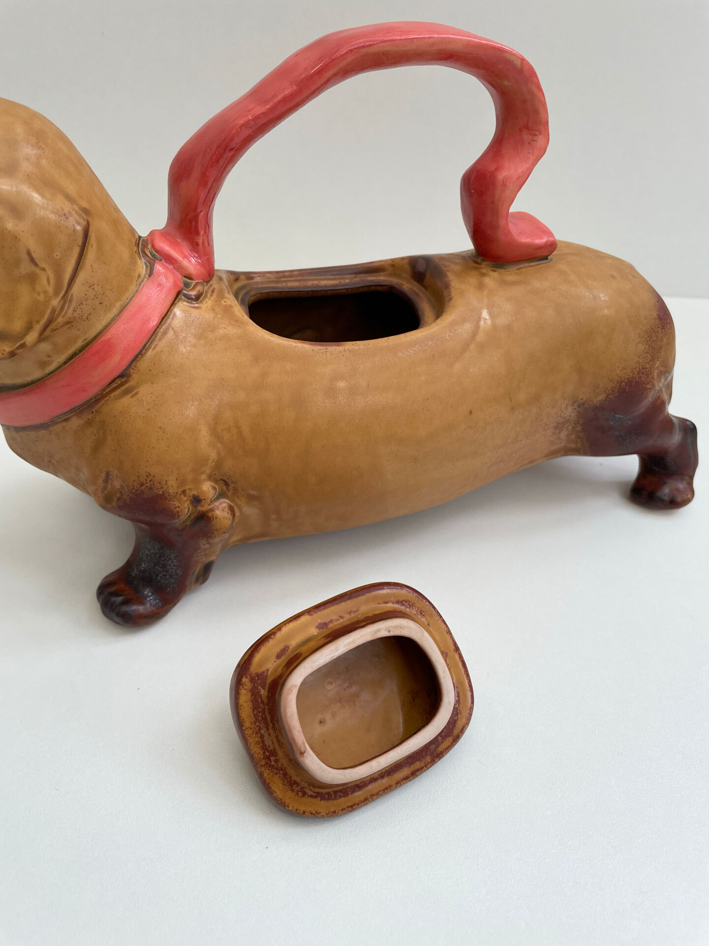 Dachshund zoomorphic teapot - Japanese glazed ceramic