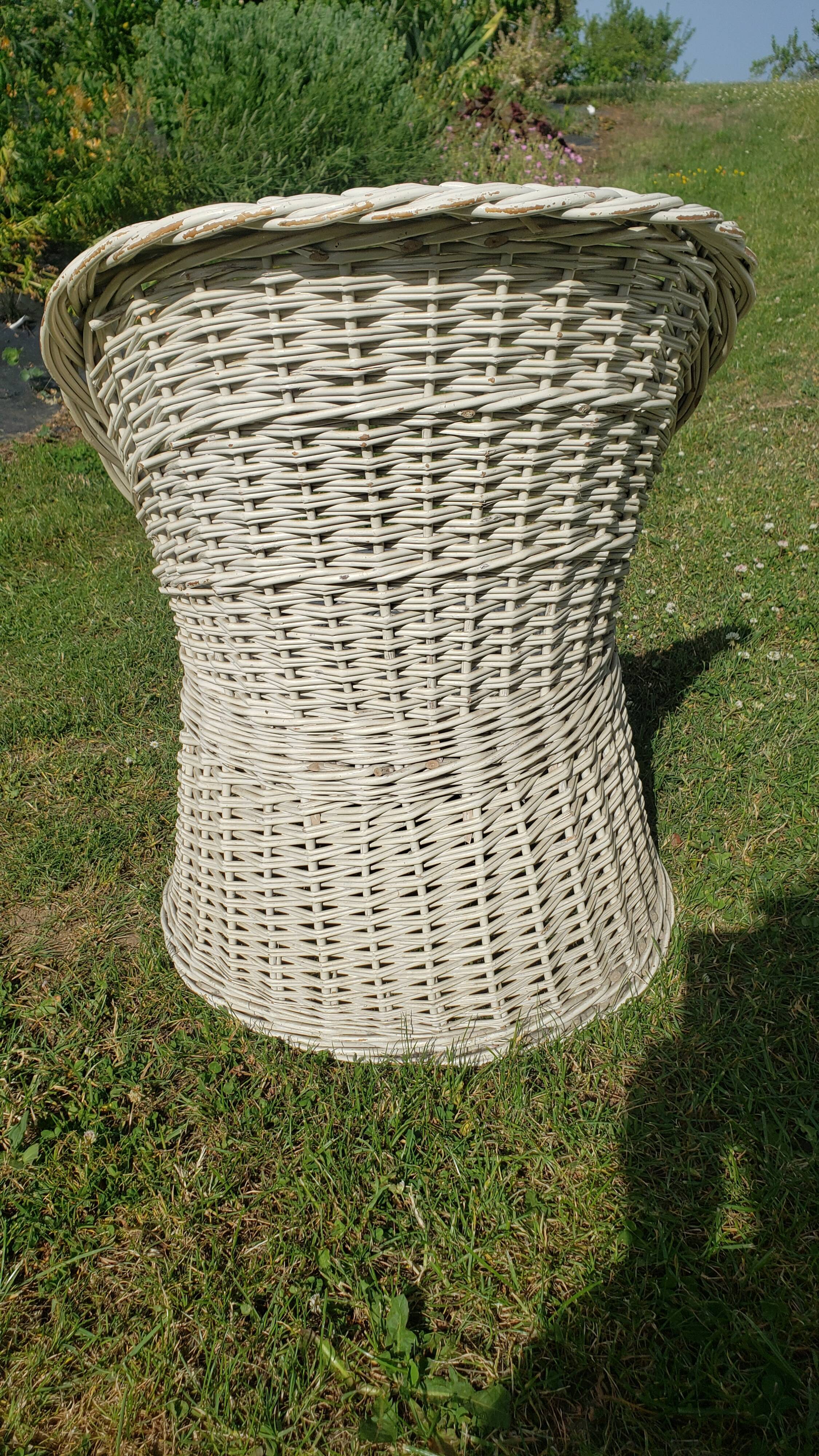 Vintage rattan children's lounge