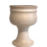 Footed pot