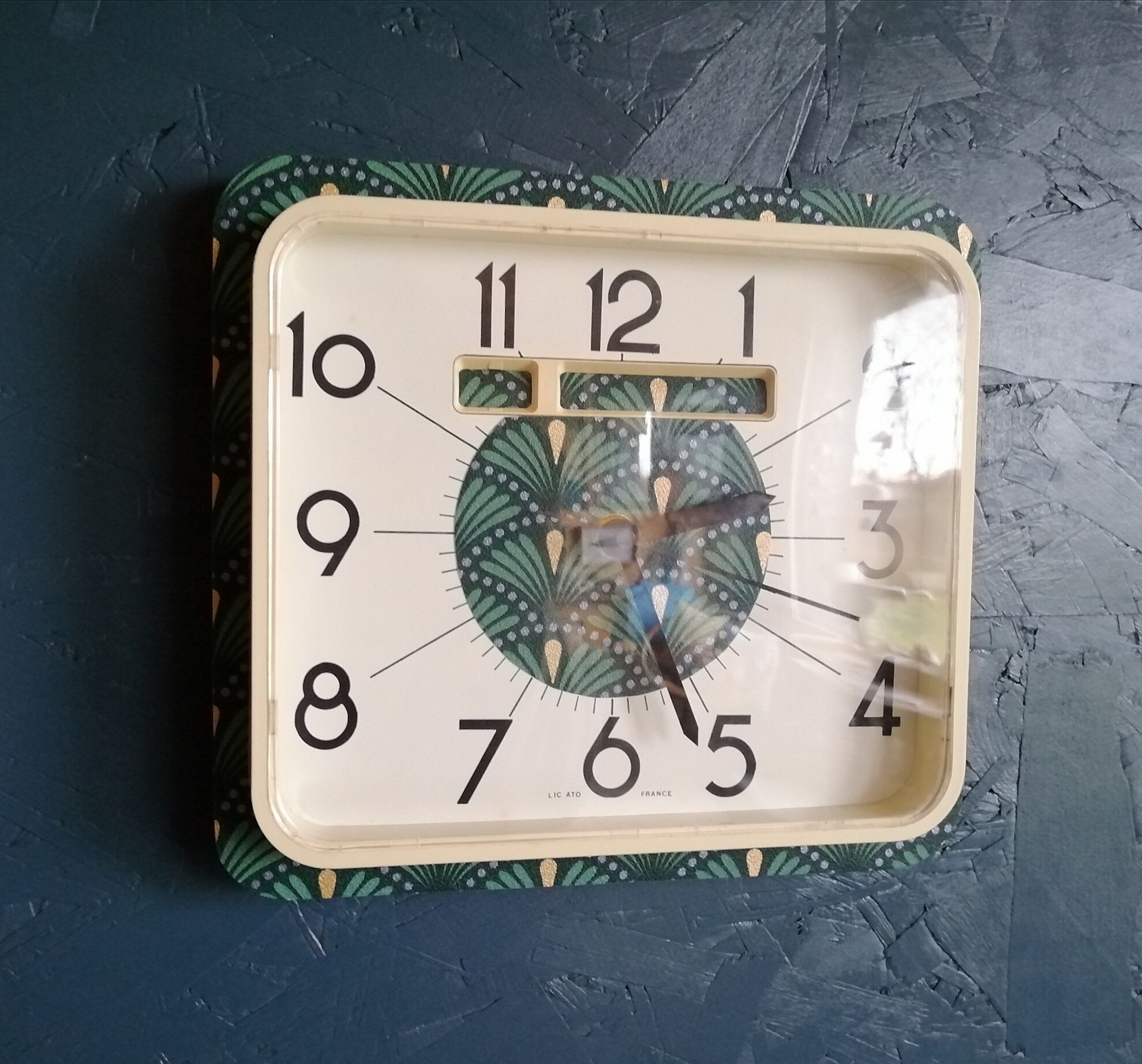 Horloge vintage pendule murale "verte dorée"