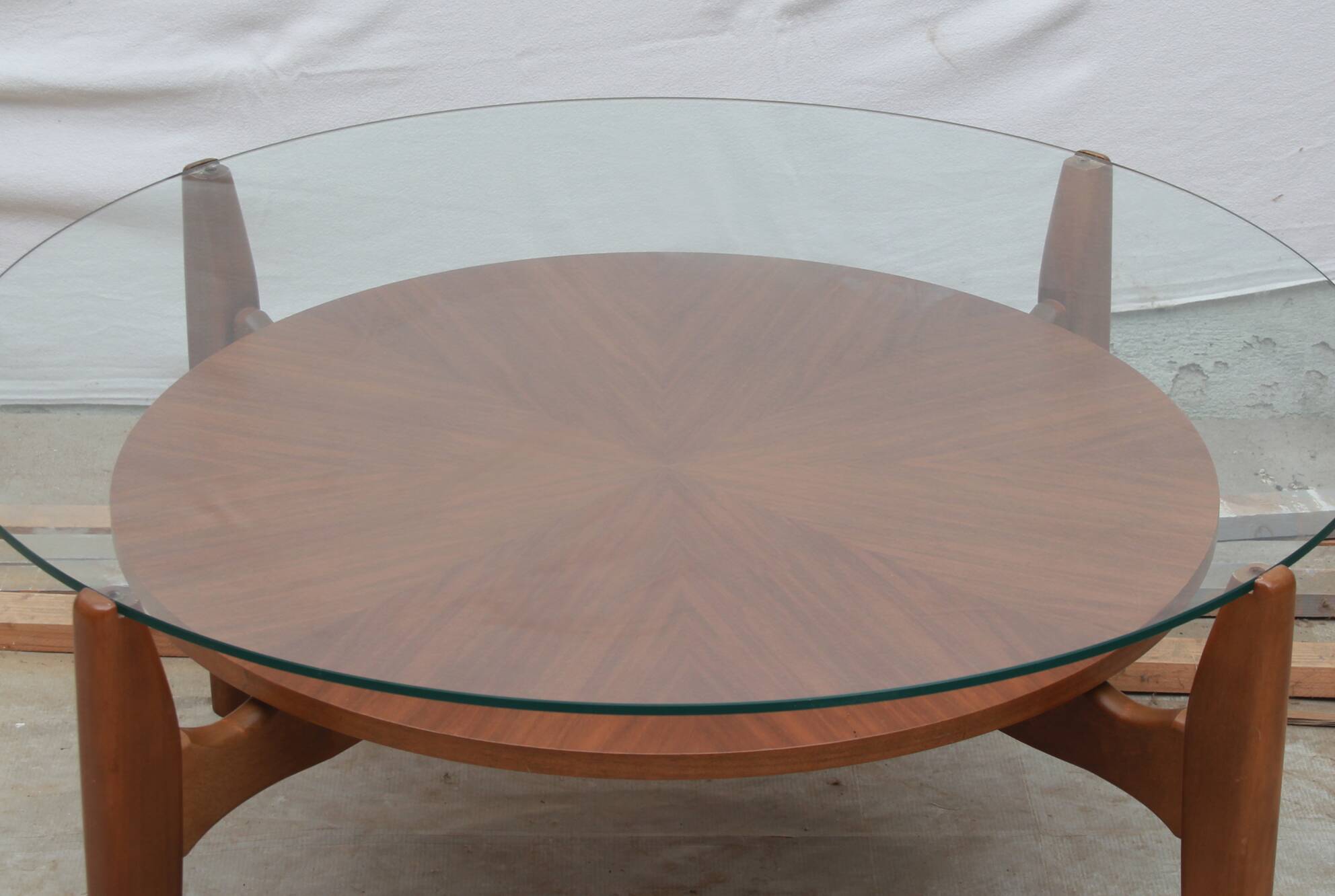 1960s coffeetable in walnut and glass