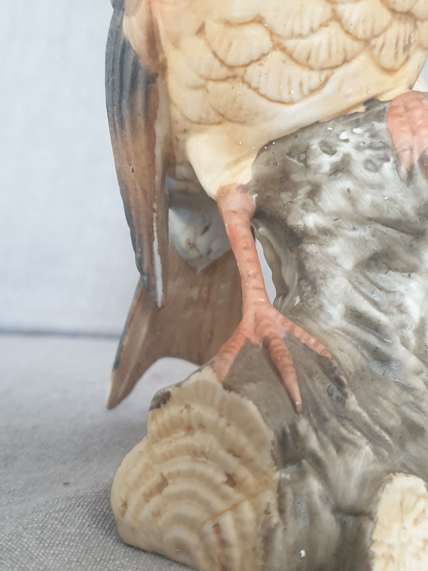 Matte porcelain bird sculpture from Milan by Eda Mann, American Blackbird