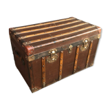 Travel trunk in wood and leather