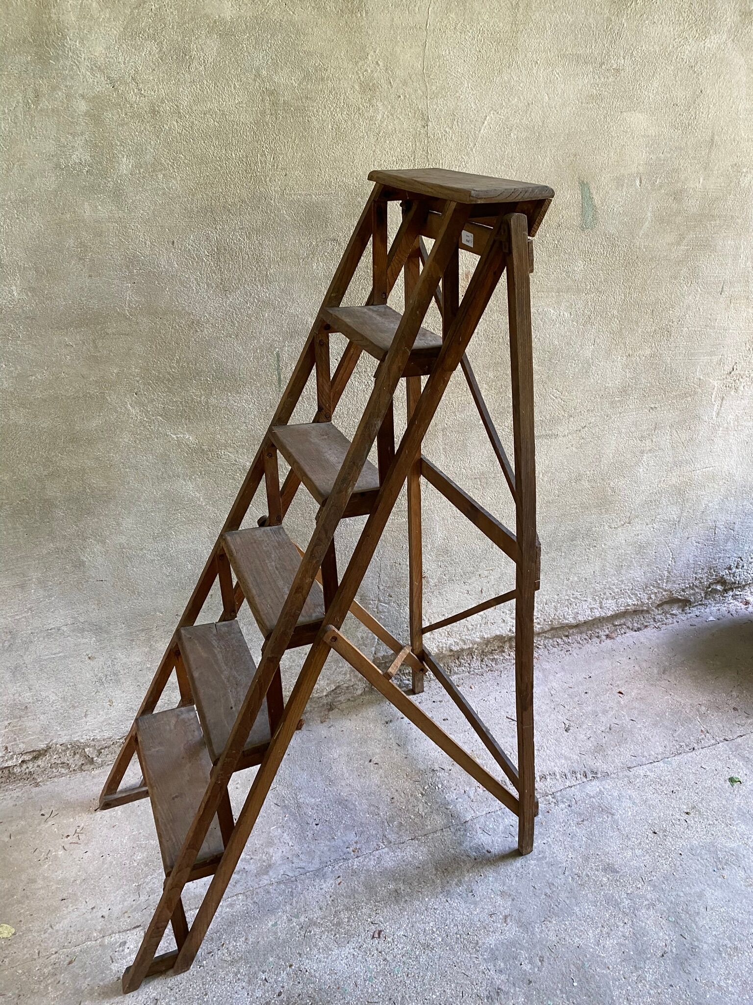 Vintage wooden painter's stepladder 6 folding steps