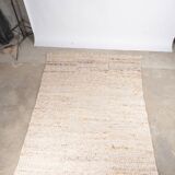 Tapis en laine beige vintage