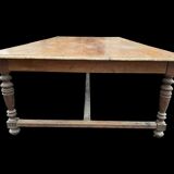 Table en chêne d’un château provençal 19’s