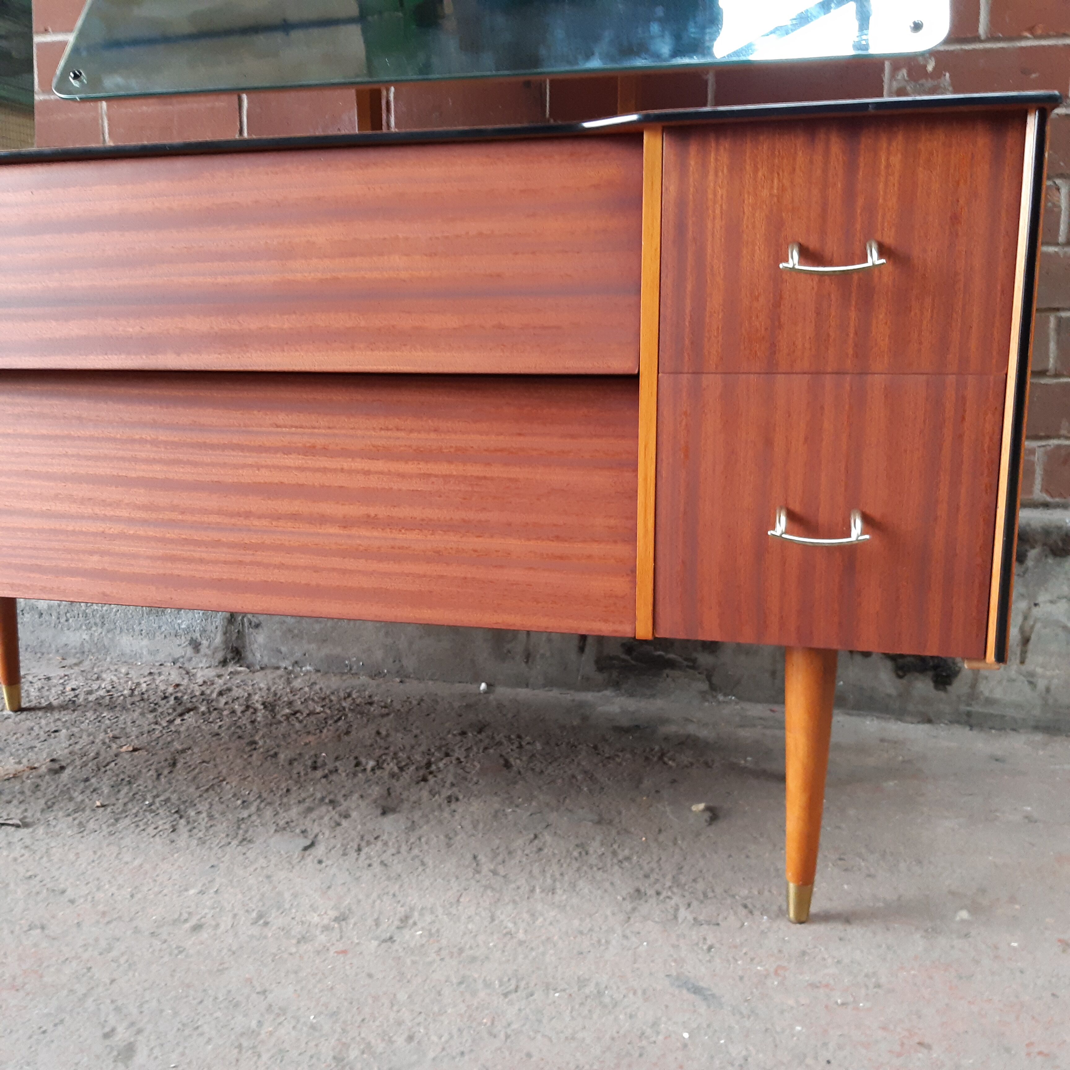 Avalon Yatton dressing table