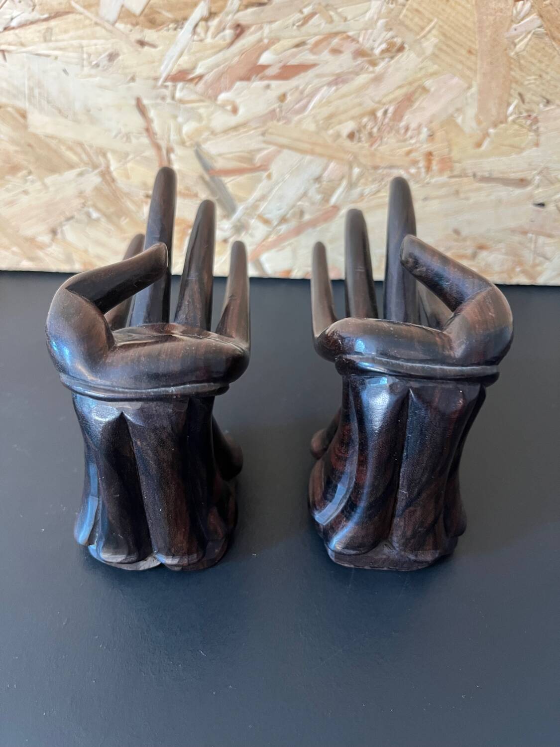 Paire de mains sculptées esprit Ida Bagus