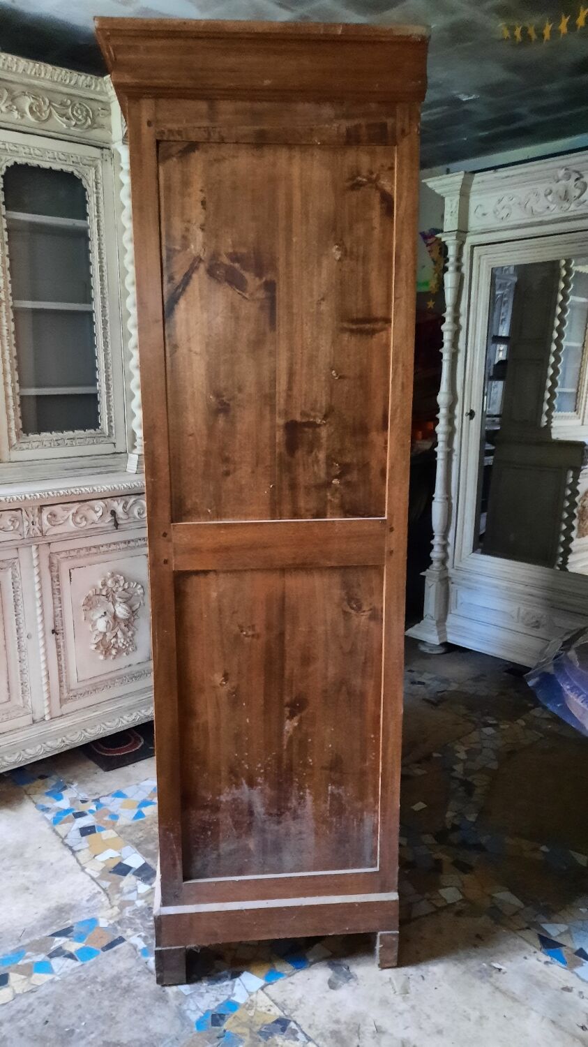 Armoire parisienne