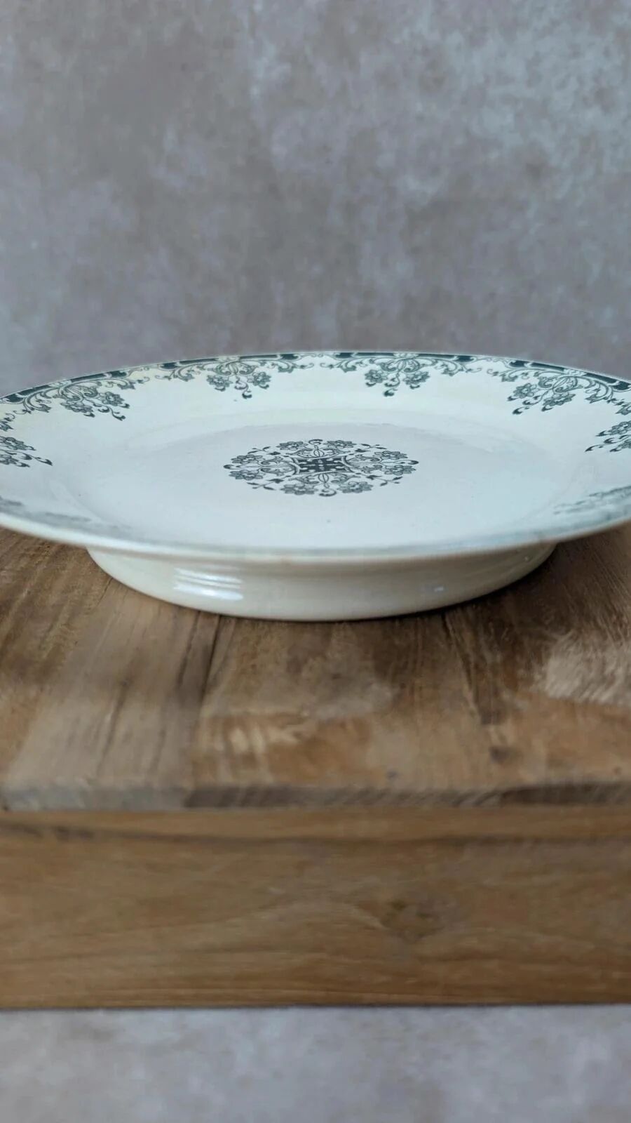 Plate on foot Sarreguemines – model Mignon