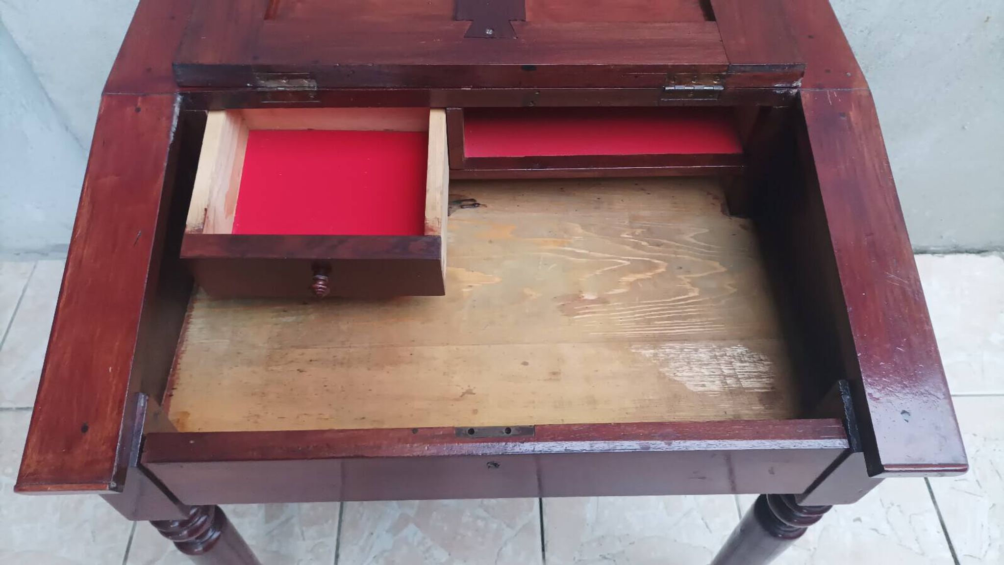 Bureau écritoire en noyer 19ème