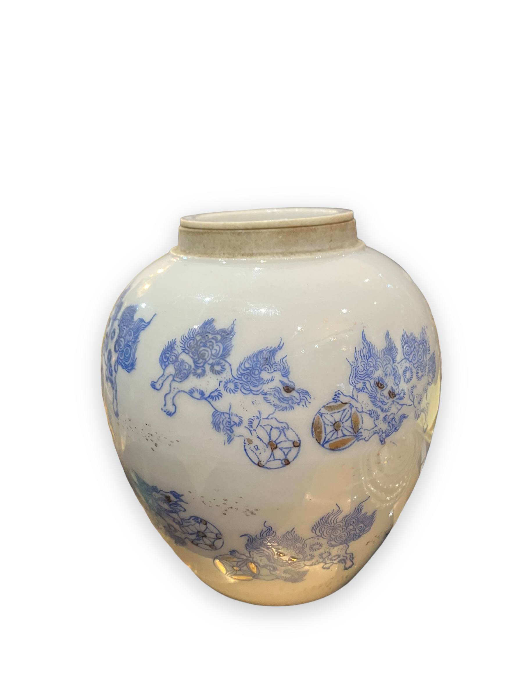 Asian porcelain covered pot