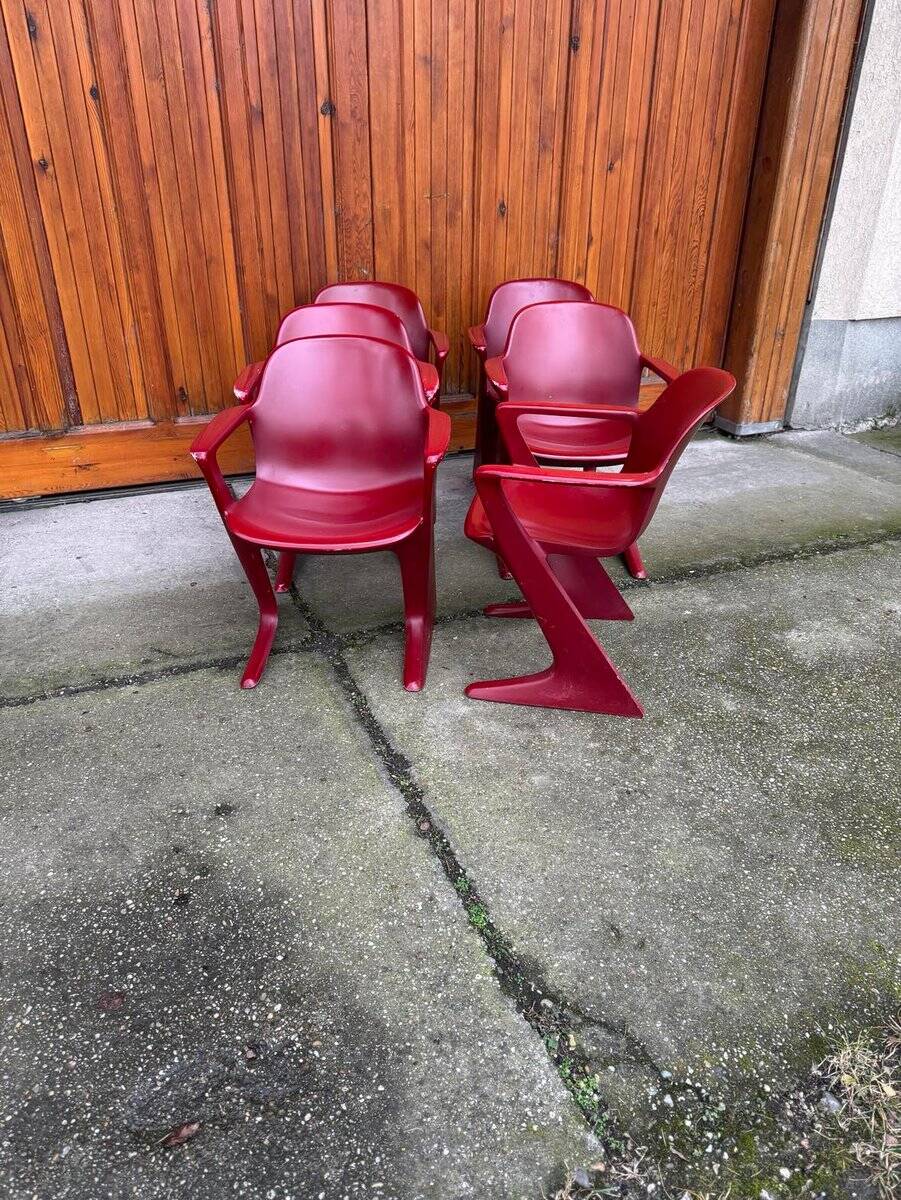Set of 6 Bordeaux Kangourou chairs in plastic by Ernst Moeckl (1968) — sculptural design