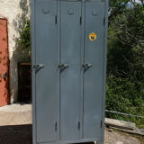Former 3-door workshop locker room