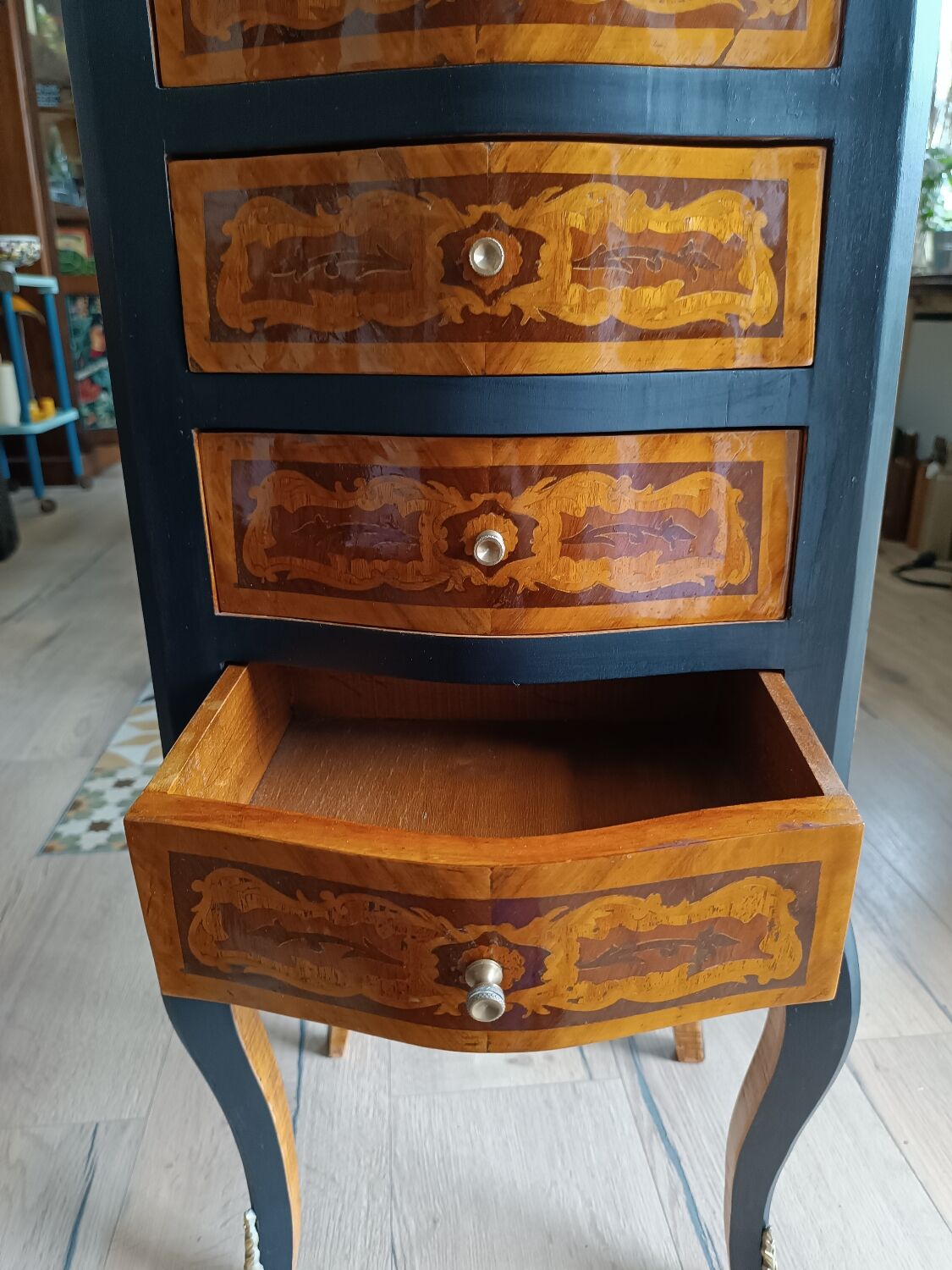 Chiffonnier style Louis XV