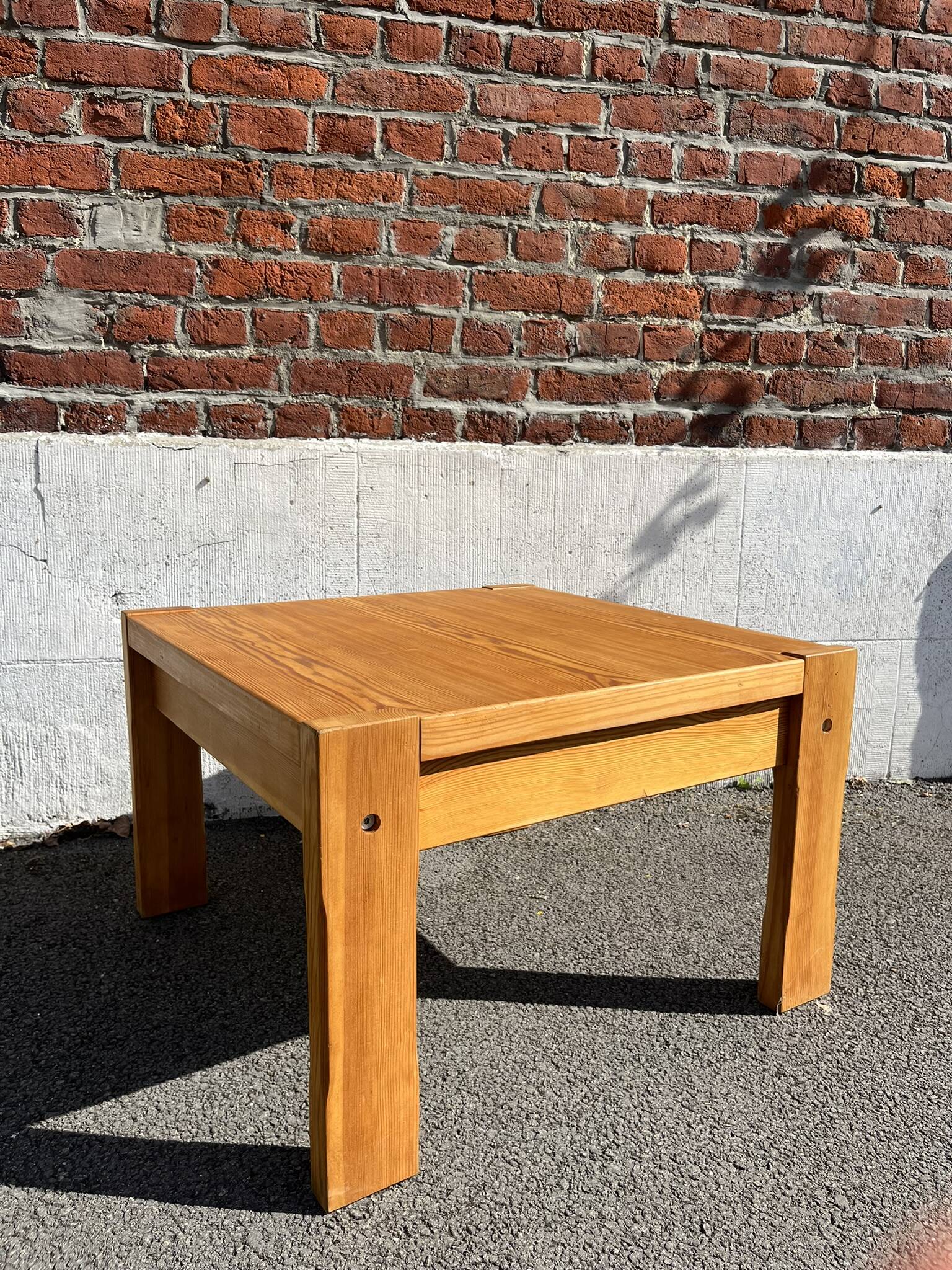 Square coffee table in solid wood (pine), 1980s.