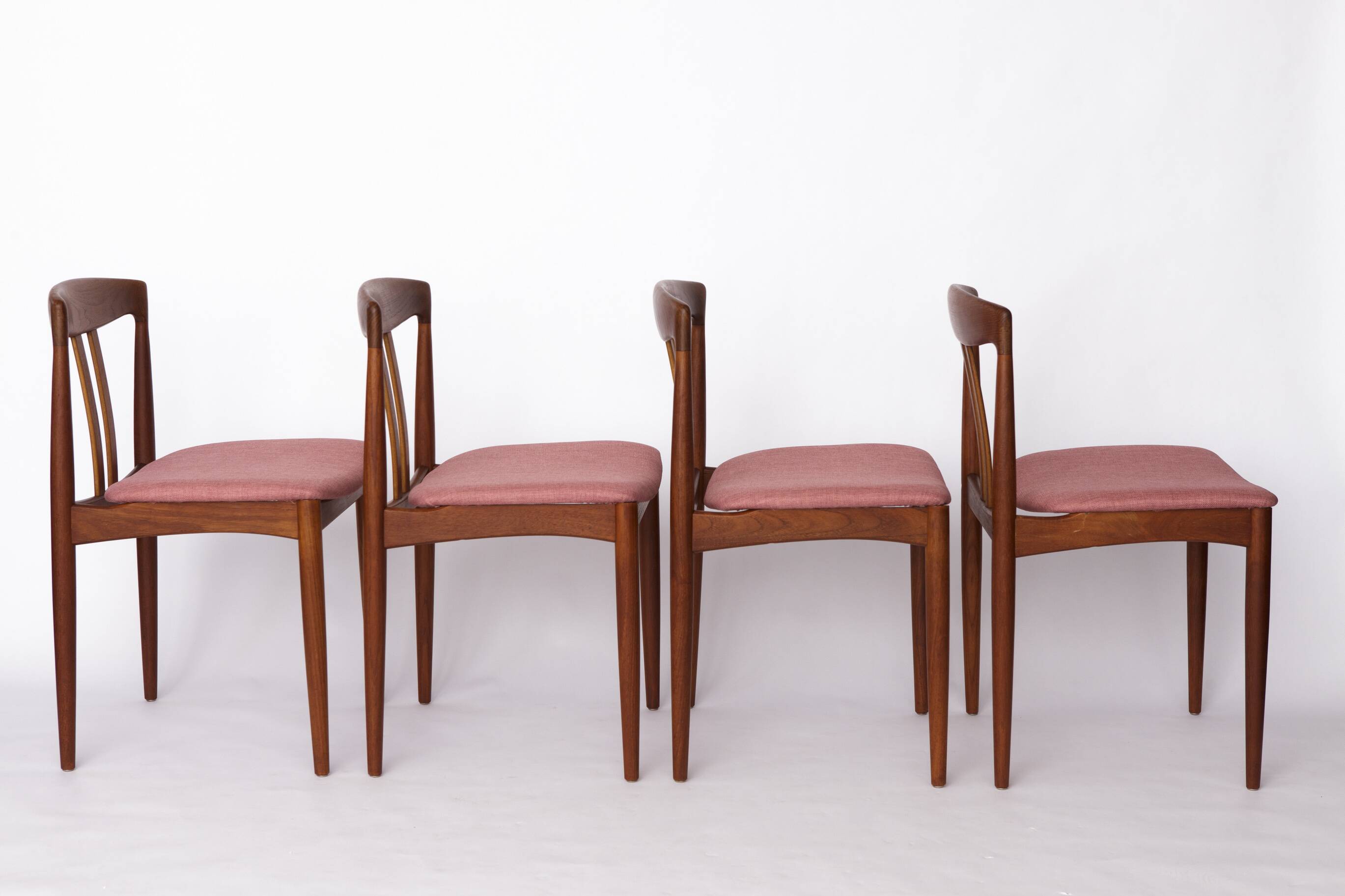 Set of 4 Bramin Teak Dining Chairs – Denmark 1960s – Pink Upholstery