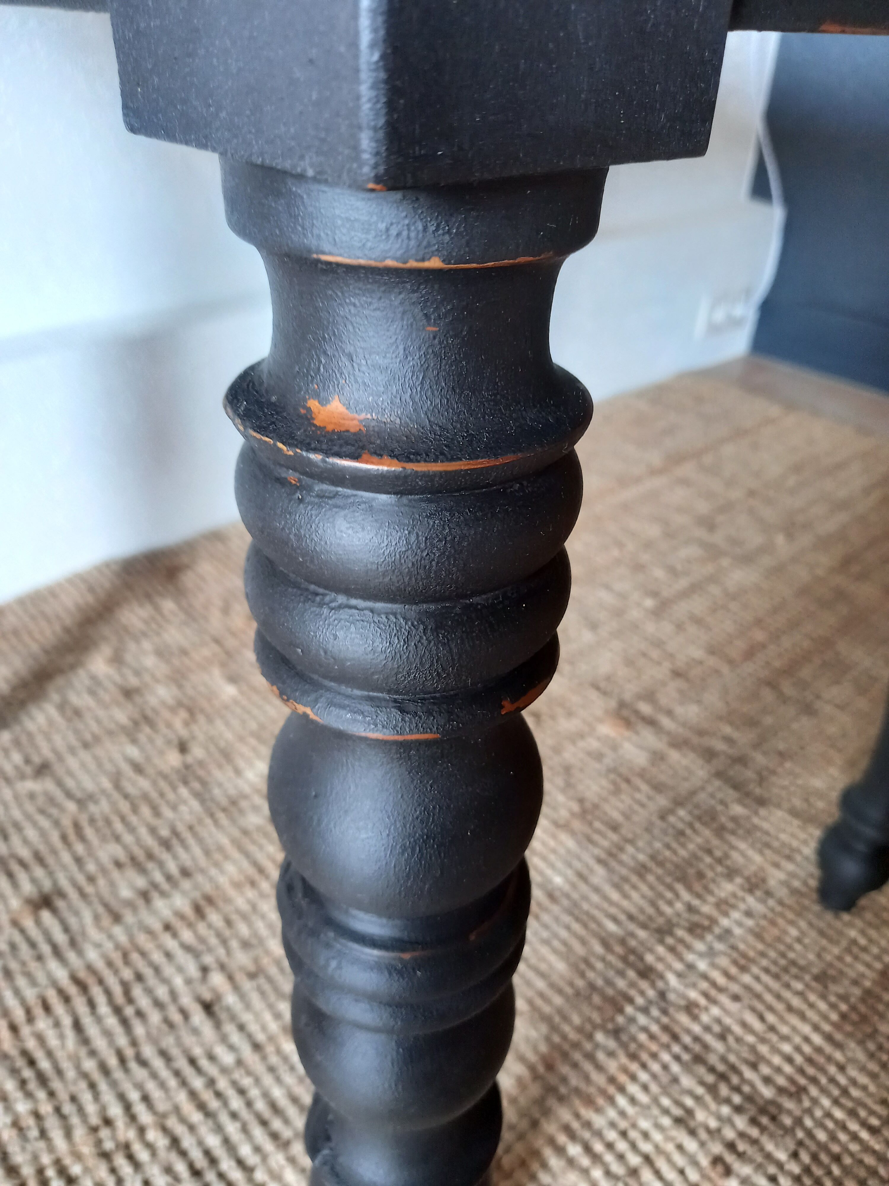 Round table with flaps