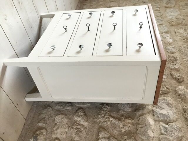 Parisian chest of drawers