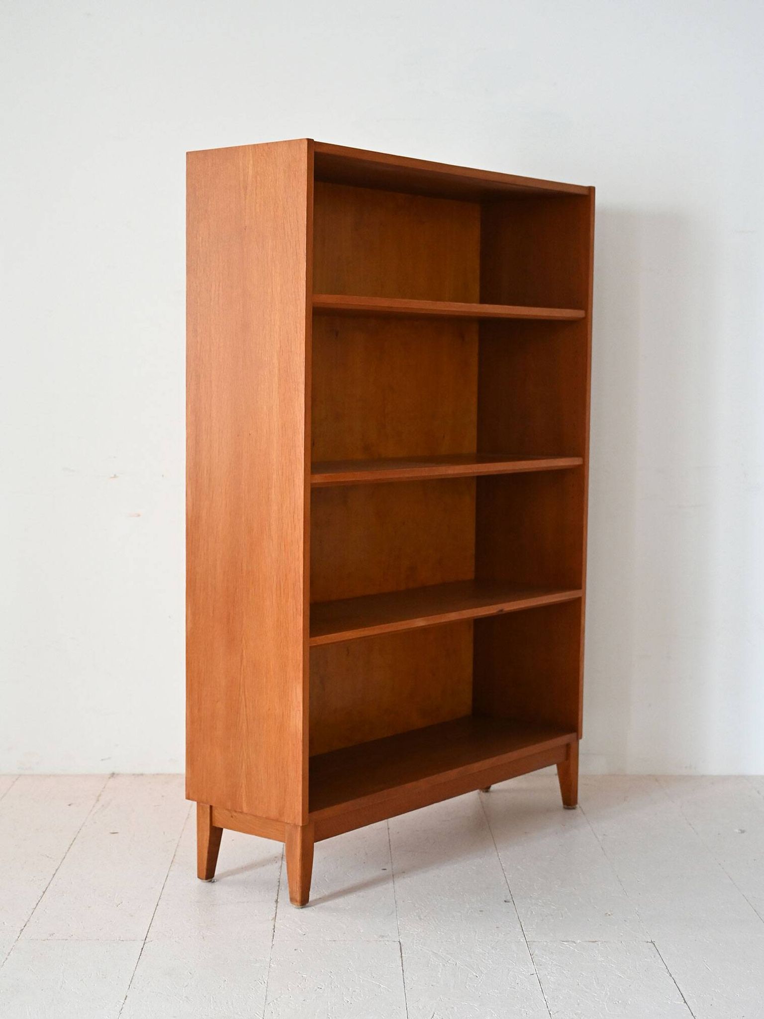 Bibliothèque scandinave vintage en chêne