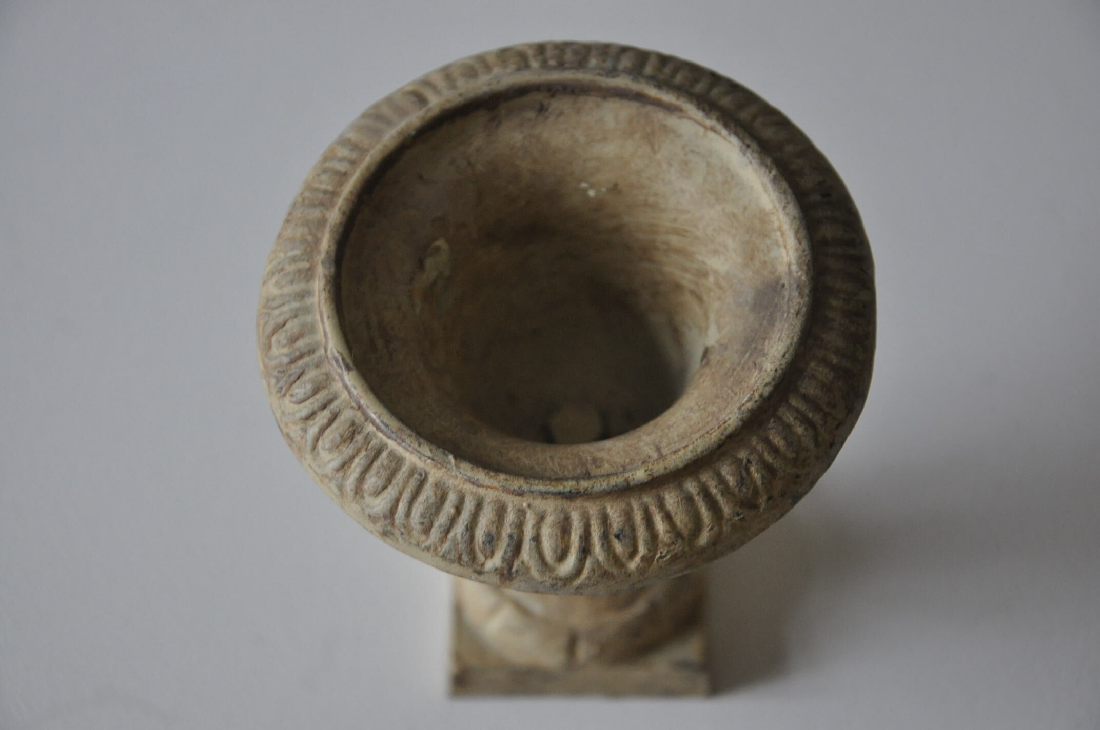 Miniature Medici vase in cast iron