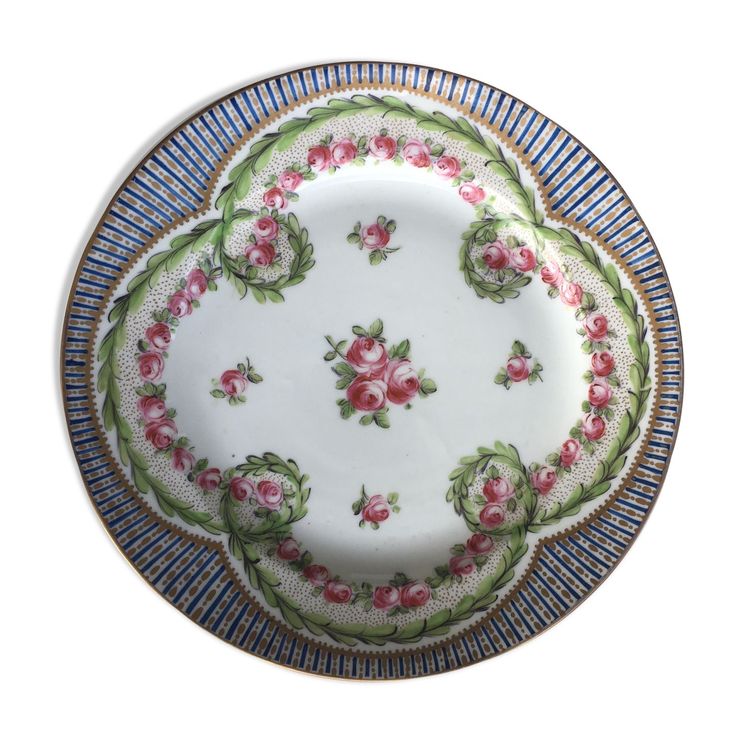 Porcelain plate of Sèvres style Louis XVI rose motif