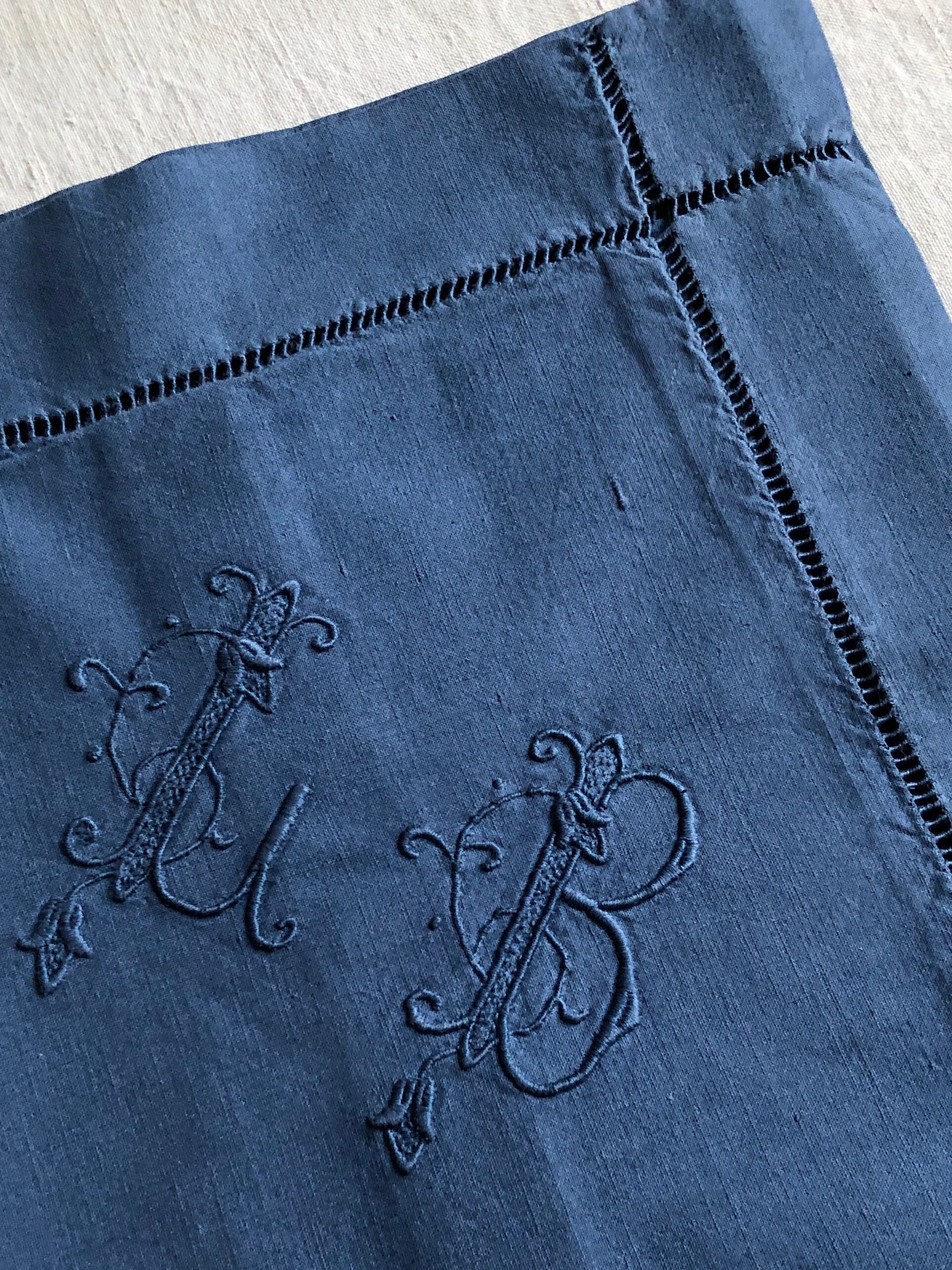 Antique night blue cotton pillowcase