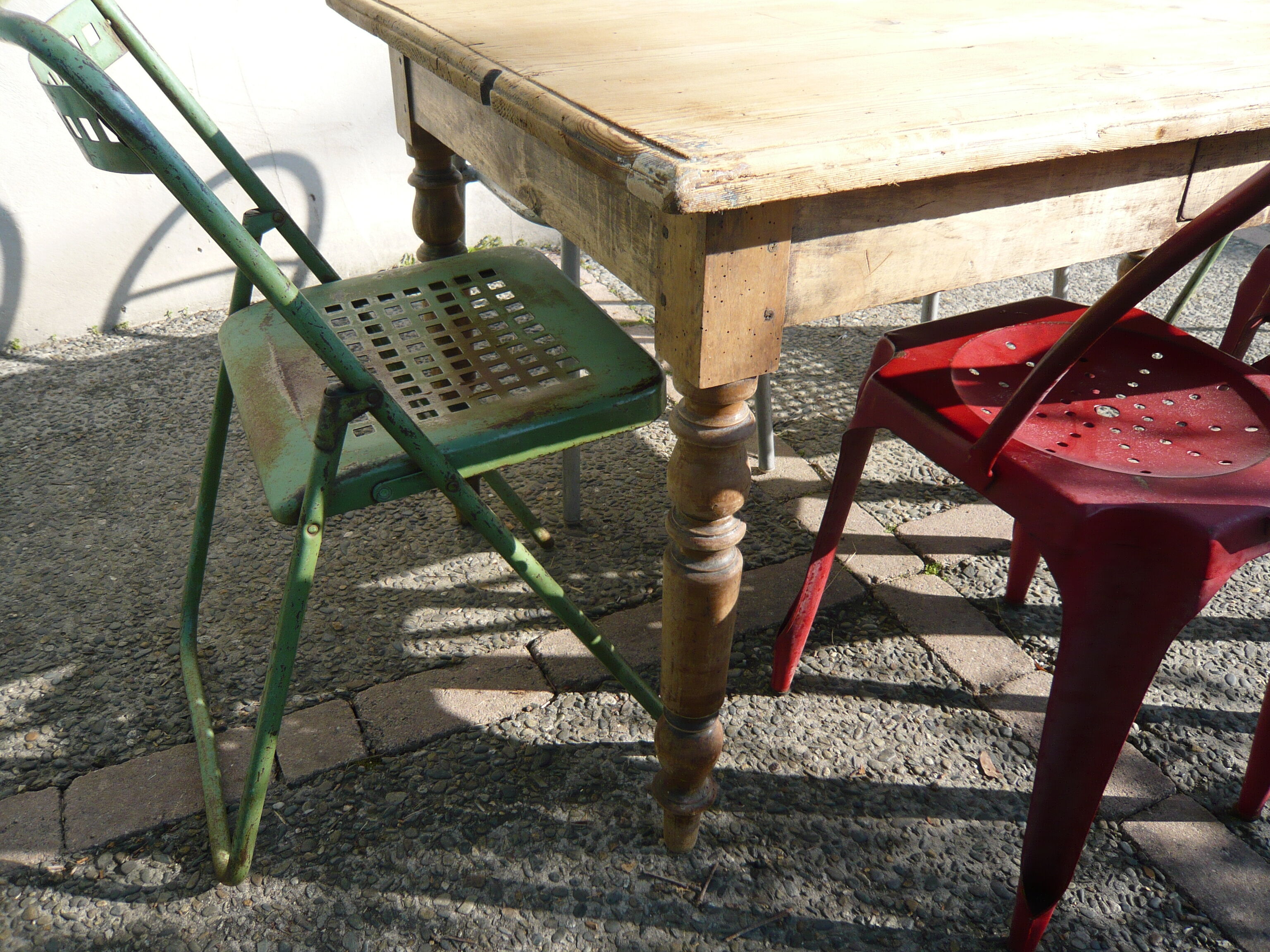 Farm table