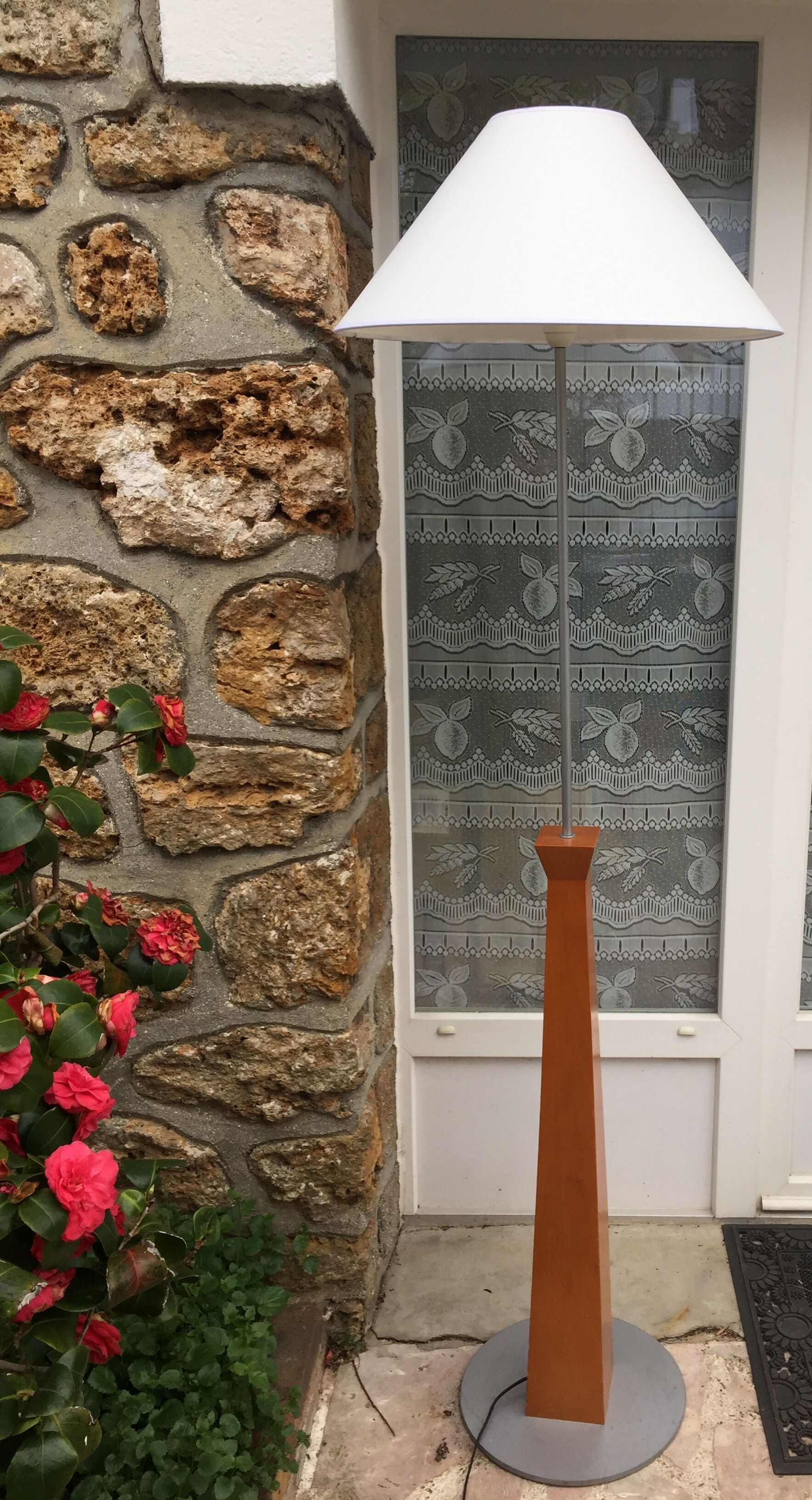 Wood and metal floor lamp