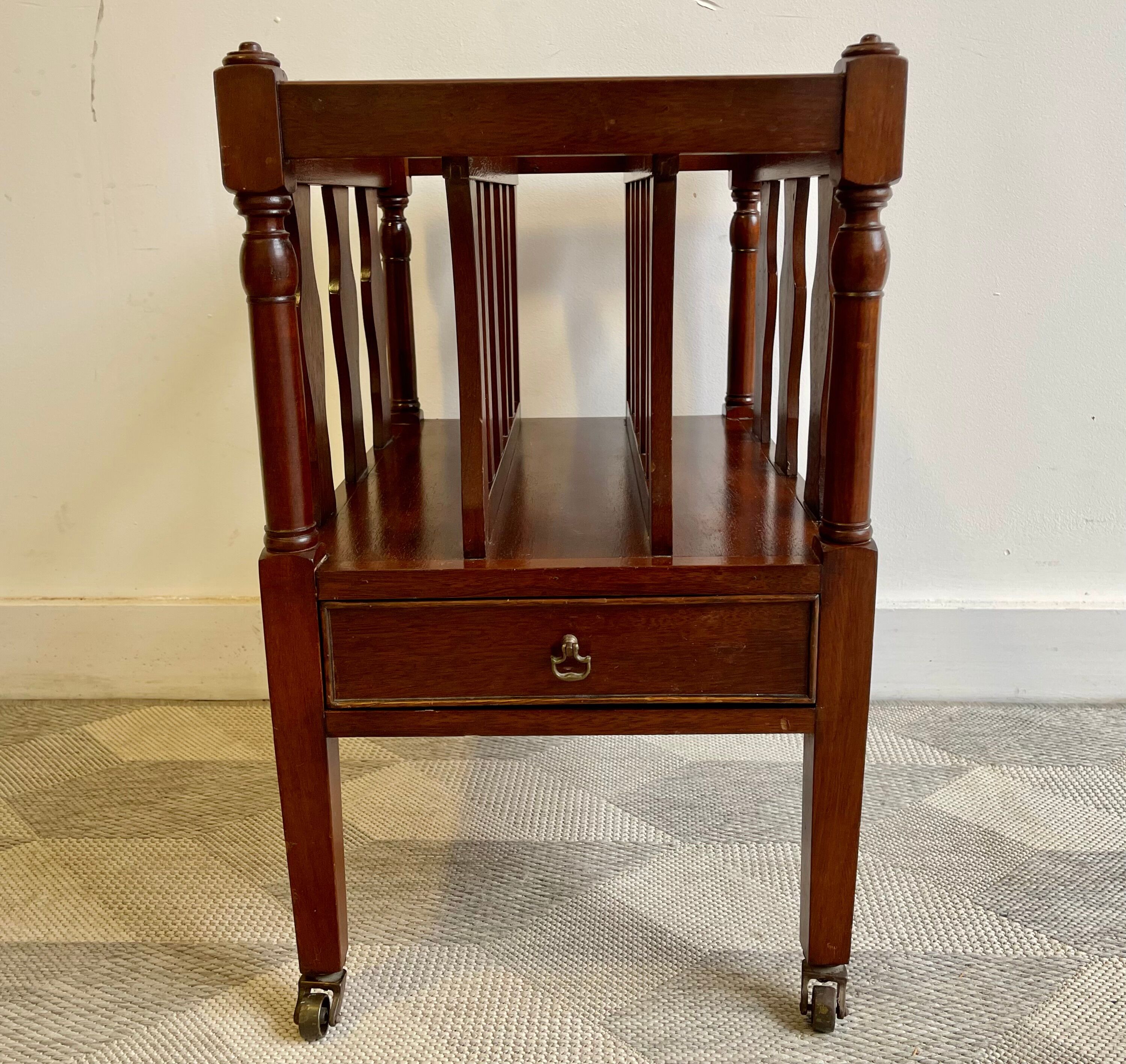 Porte-revues Canterbury