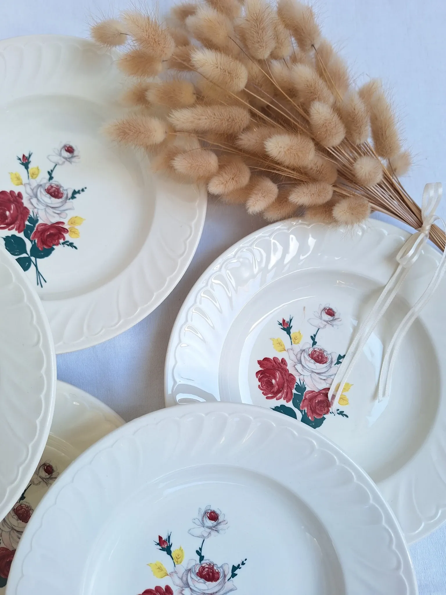 Assiettes creuses à fleurs