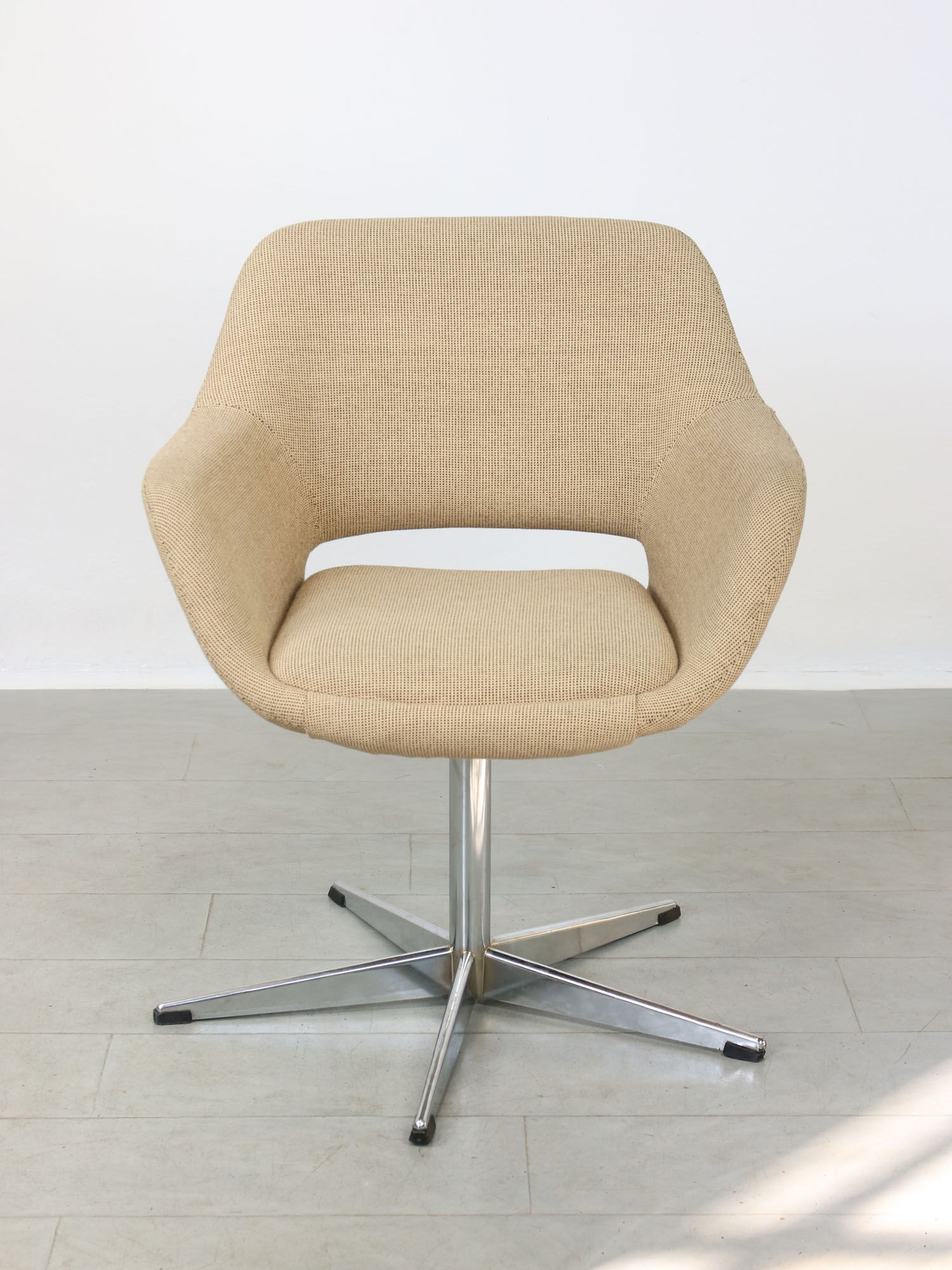 Mid-century beige fabric swivel chair from stol