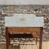 Hairdresser in pitchpin and marble