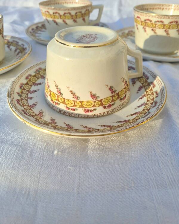 Tasses porcelaine opaque Gien début Xxieme