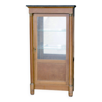 Empire display cabinet in mahogany (late 19th century). In beautiful condition.