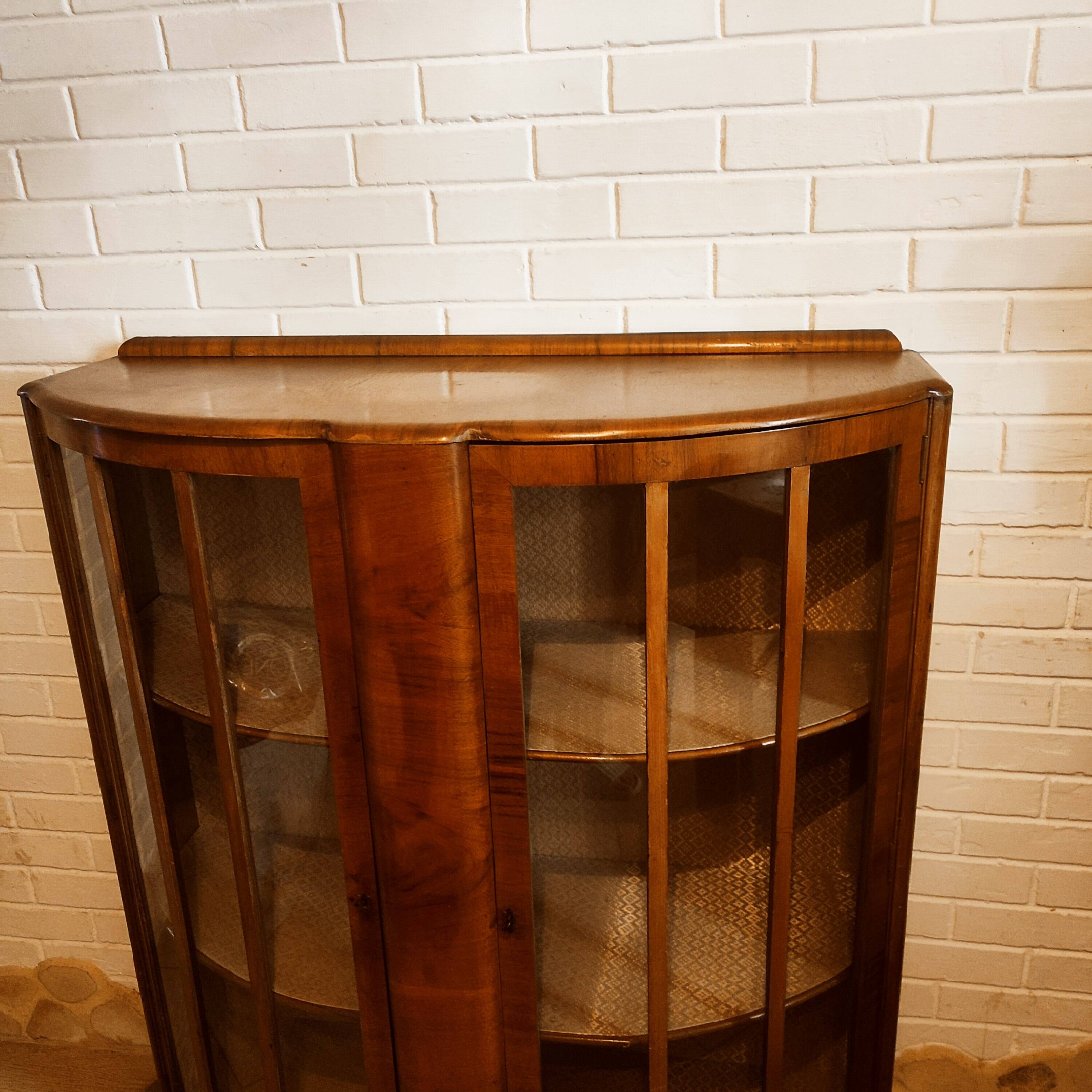Vitrine art deco en noyer