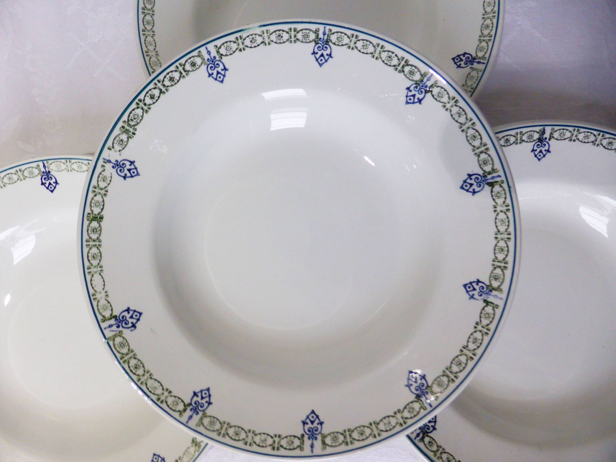 4 assiettes creuses vintage St Amand 211259