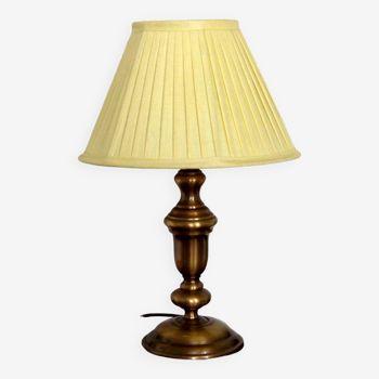 Lampe de table vintage en laiton avec base ronde et abat-jour plissé crème 4352