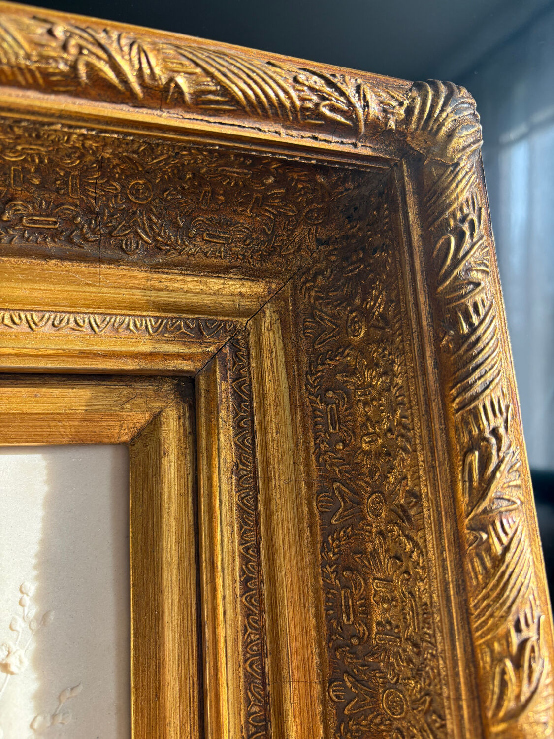 Marble bas-relief tableau of Putti