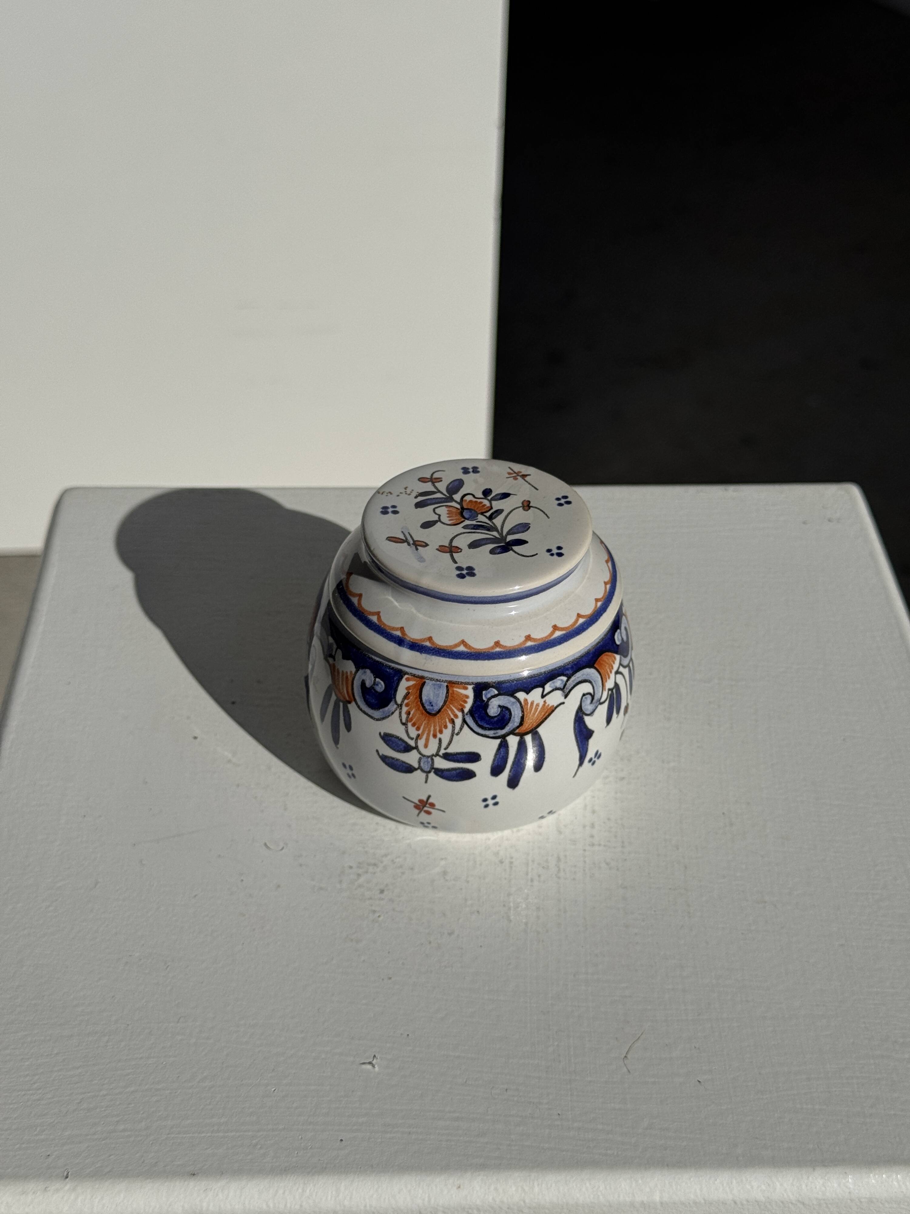Small water butter dish in vintage earthenware with blue and orange floral patterns D10