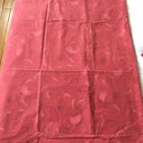 Large red tablecloth for 8 places and napkins