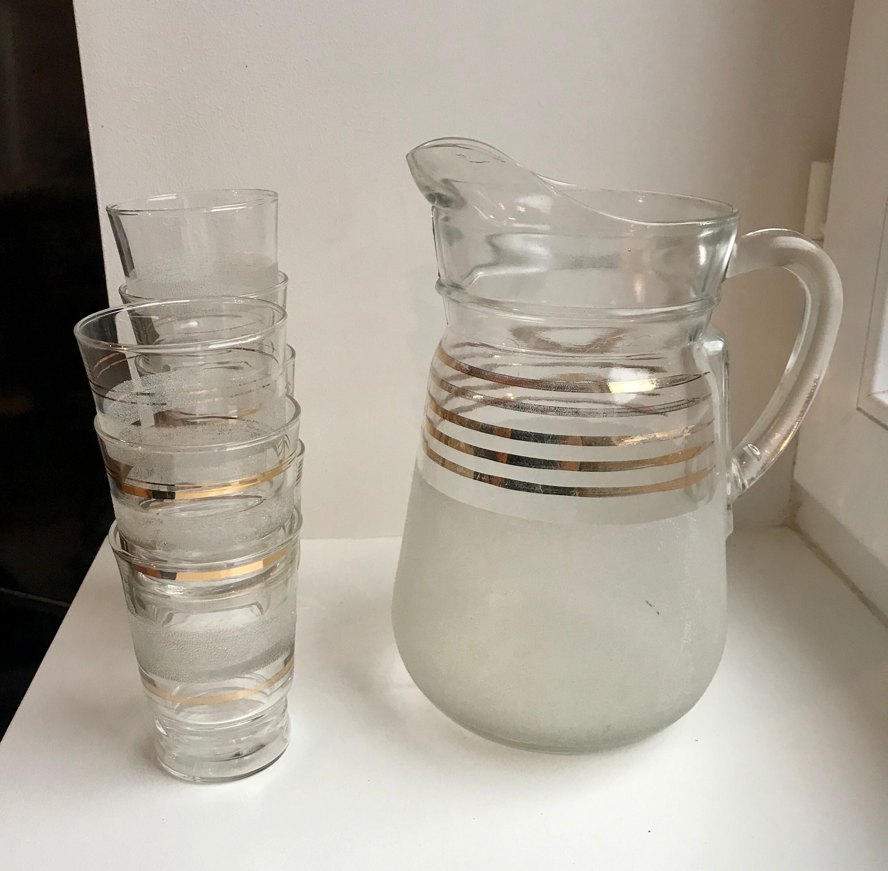 Granite water pitcher with golden edging 50s-60s