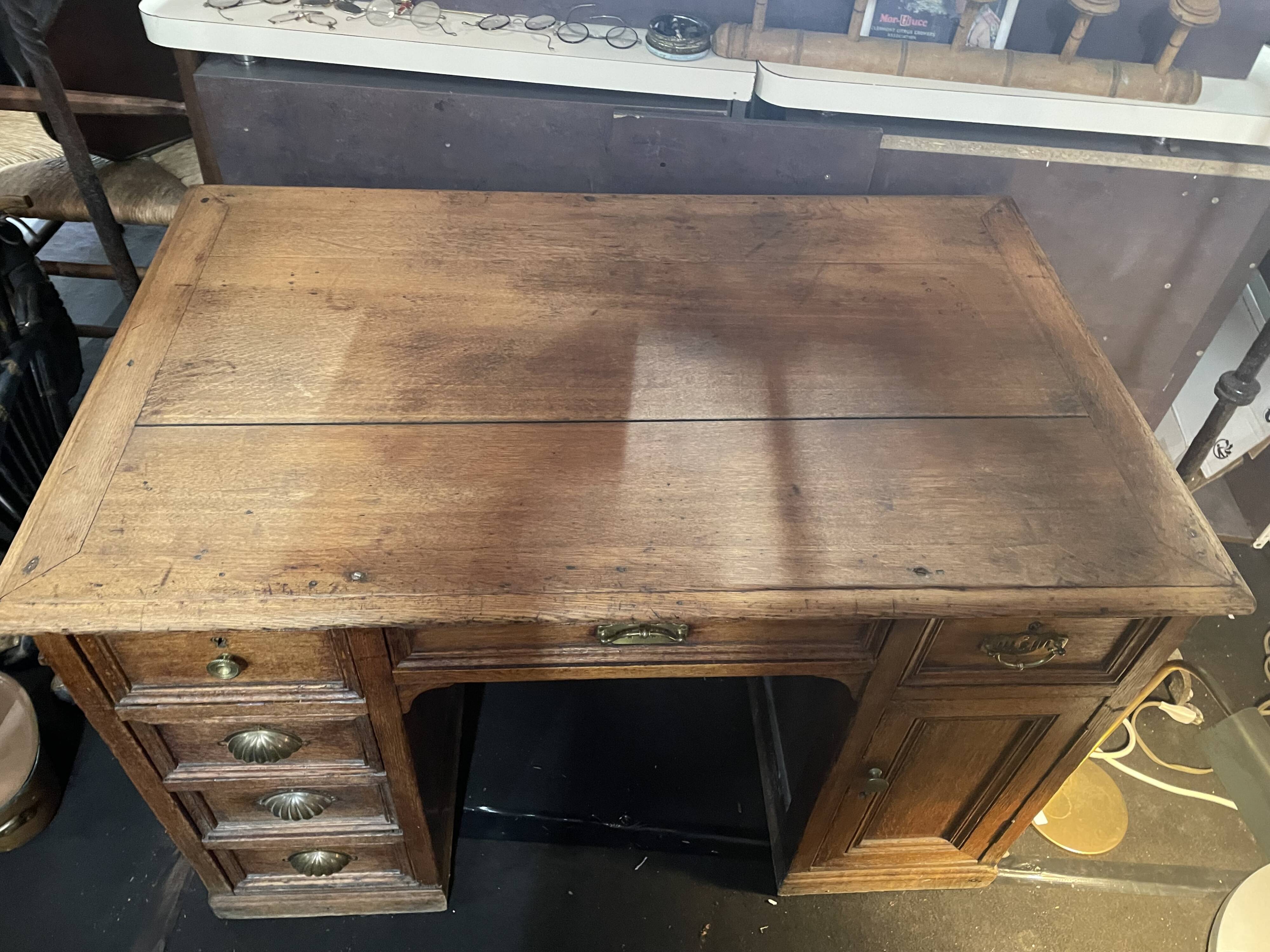 Bureau des années 50