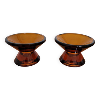Paire de bougeoirs géométriques en verre ambré