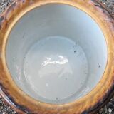 Ceramic pot with trompe-l'œil cover